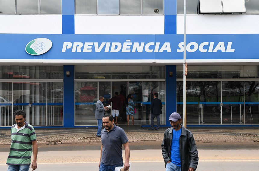 https://www.google.com/url?sa=i&url=https%3A%2F%2Fwww12.senado.leg.br%2Fnoticias%2Fmaterias%2F2020%2F02%2F28%2Fnovas-aliquotas-da-previdencia-passam-a-valer-em-1o-de-marco&psig=AOvVaw1pvpjogXnm5ezhf0g5_1J0&ust=1589048271837000&source=images&cd=vfe&ved=0CA
